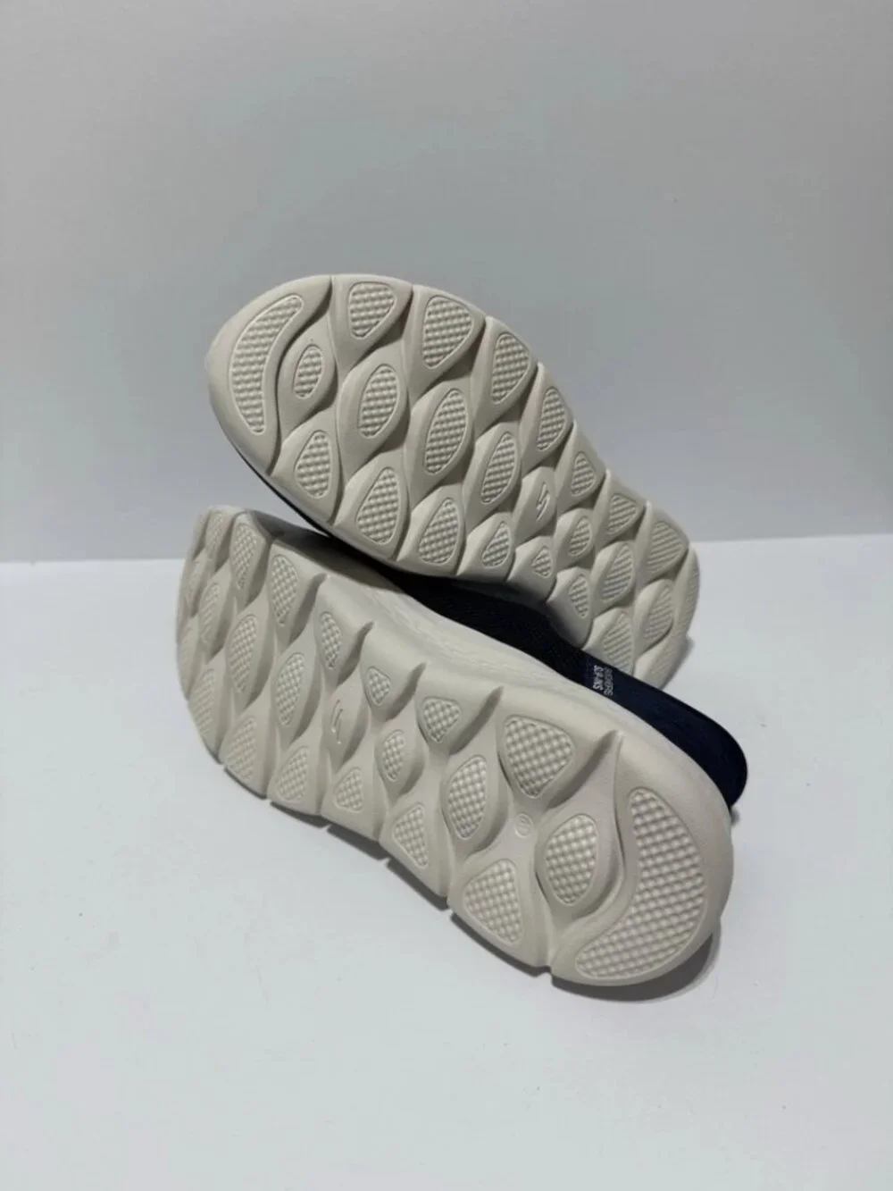 Skechers Womens GOwalk Flex Grand Entry Sneakers Size 9.5W